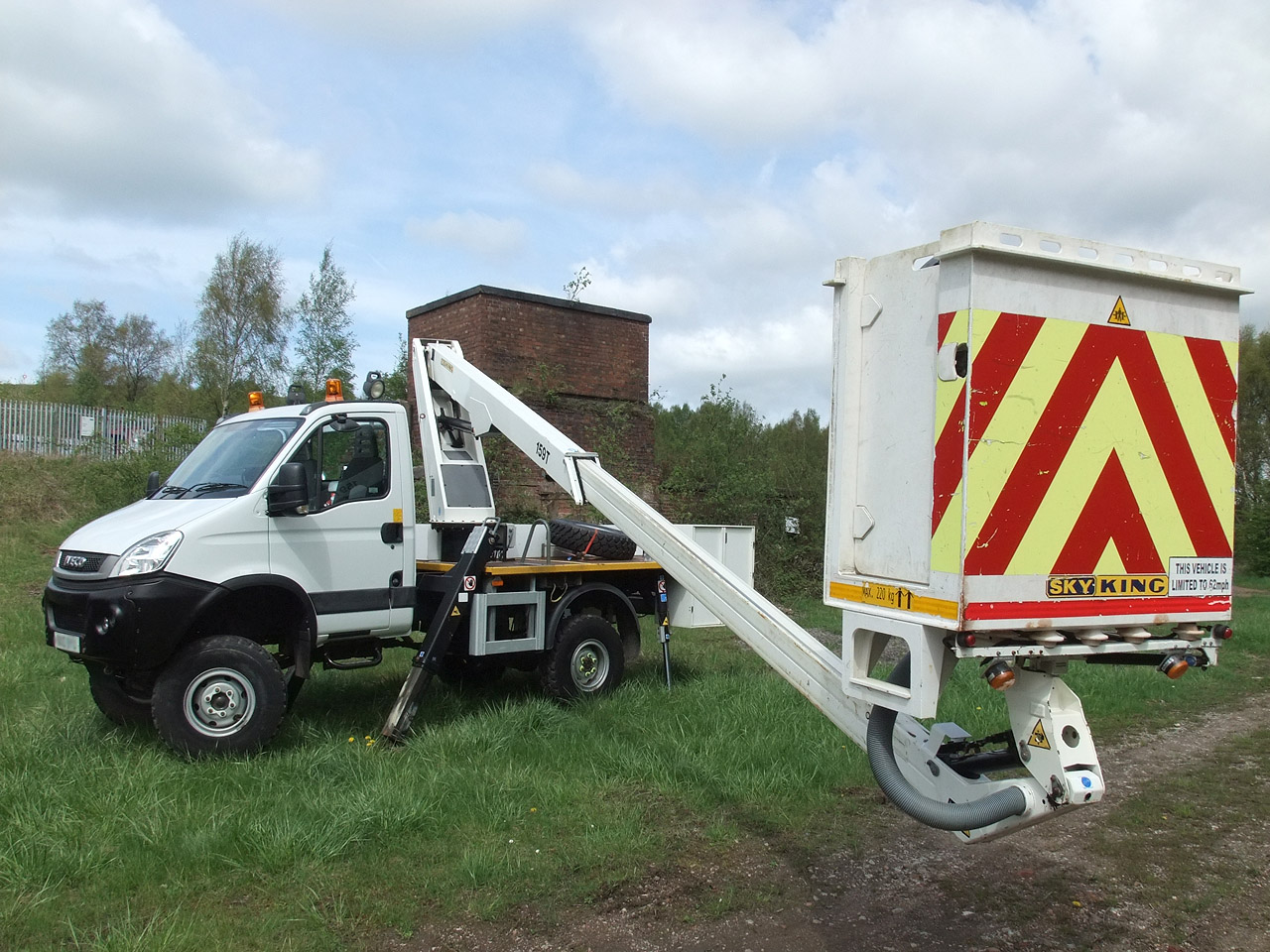Specialist vans and lorries for rough terrain and off-highway areas – AWD and four wheel drive used commercial vehicles for sale